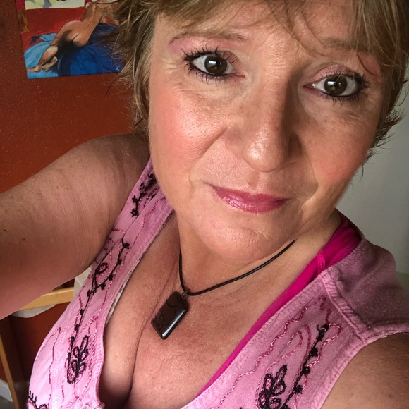 Meet your Posher, Gina - Picture 1 of 1